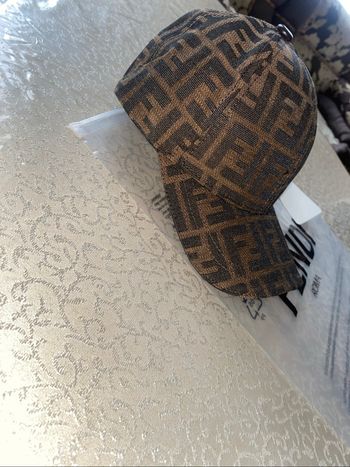 Casquette Fendi marron