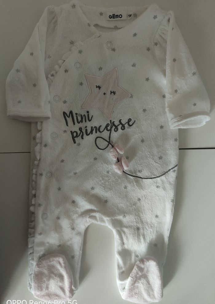 2 pyjamas velours filles 1 mois - photo numéro 2