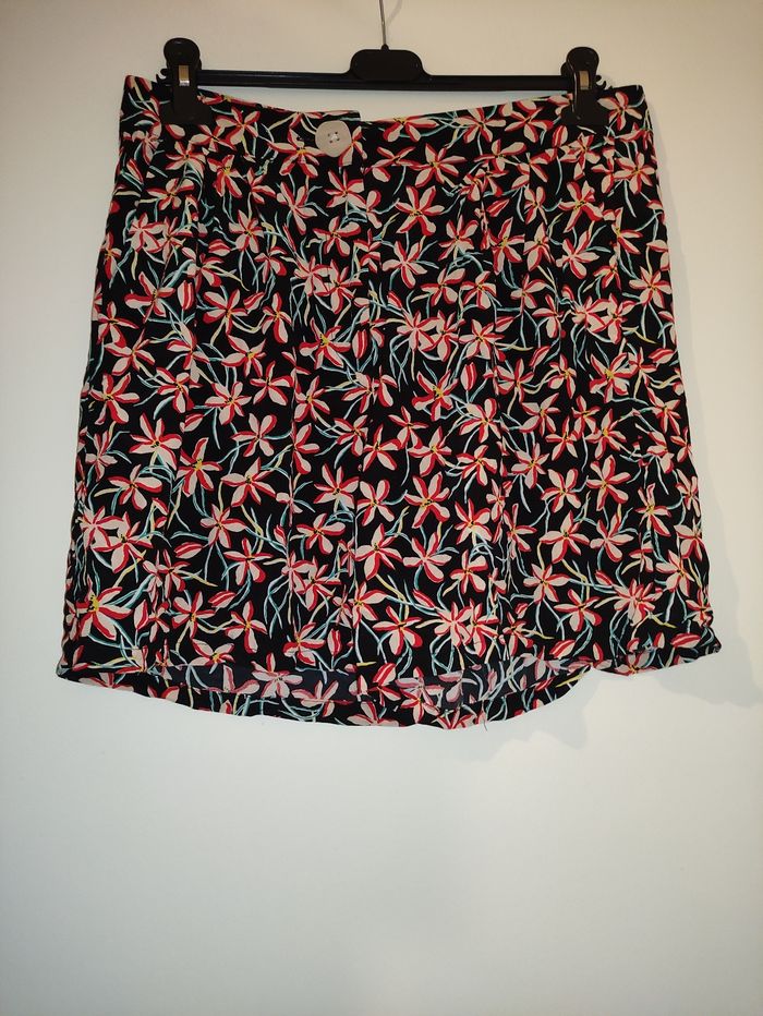 Short camaïeu taille 42 fleurs