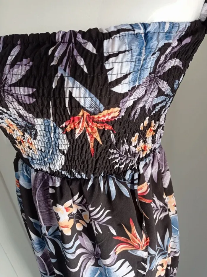Robe noire longue imprimé fantaisie feuilles de couleurs épaules dénudées Vcode - photo numéro 3