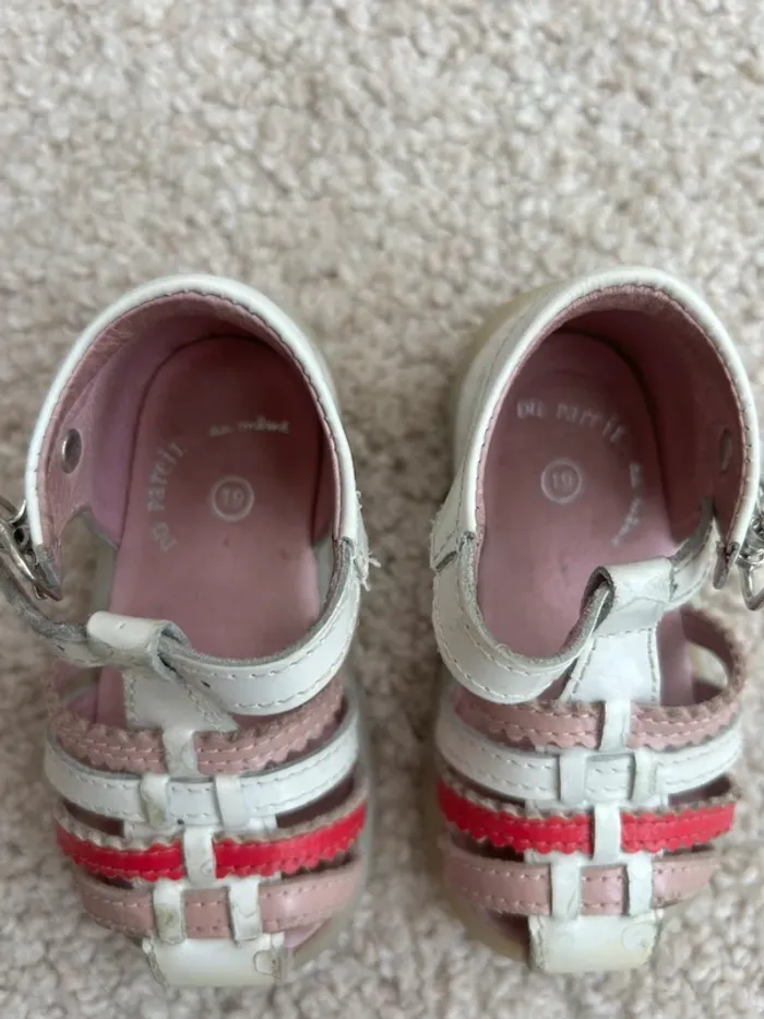 Paire de chaussures vernies de type sandales blanches fille -19 - DPAM - photo numéro 2