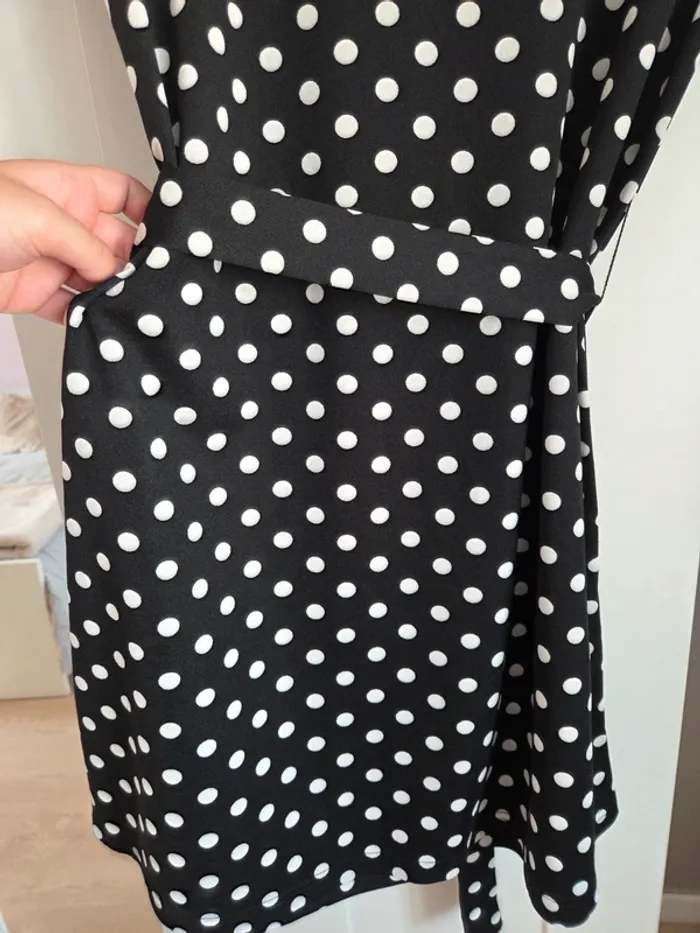 Robe à pois noire et blanche - photo numéro 4