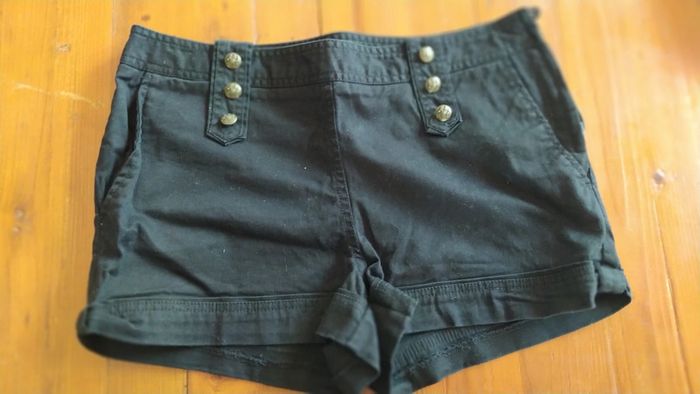 Mini short noir - photo numéro 4