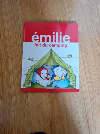 Émilie fait du camping