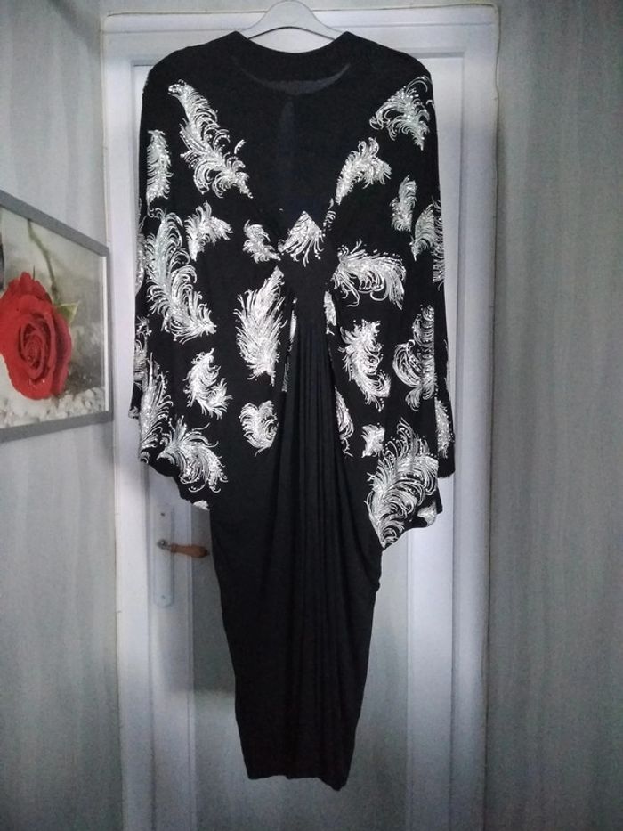 Robe noire et argentée