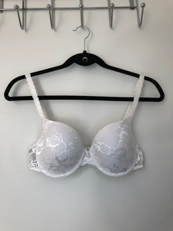 Soutien-gorge blanc rembourré avec dentelle Darjeeling 85C