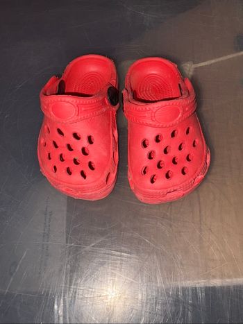 Sabot rouge en plastique