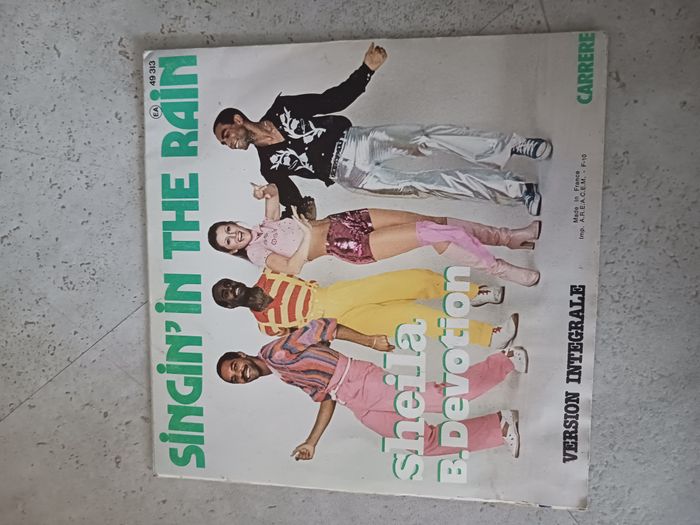 Singin In The Rain  Sheila disque vinyl 45 T