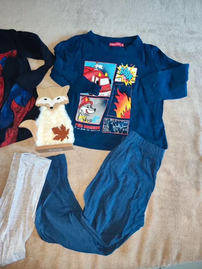 Lot de 2 pyjamas 5 ans - photo numéro 2