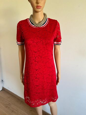 Robe rouge en dentelle à manches courtes LolaLiza taille française 38 jamais portée