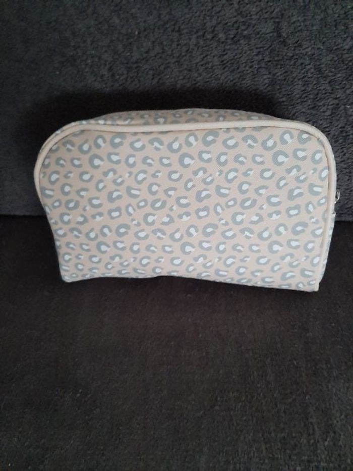 Trousse maquillage leopard neuf
