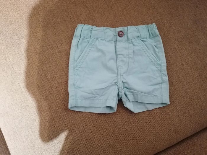 Short bleu, mes petits cailloux, 18 mois