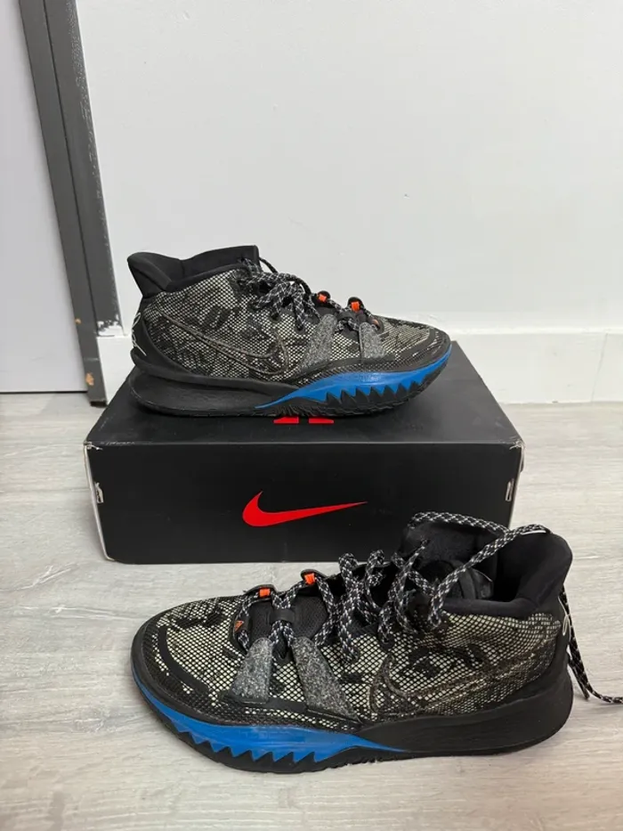 Baskets Nike Kyrie 7 pointure 40,5 très bon état - photo numéro 2