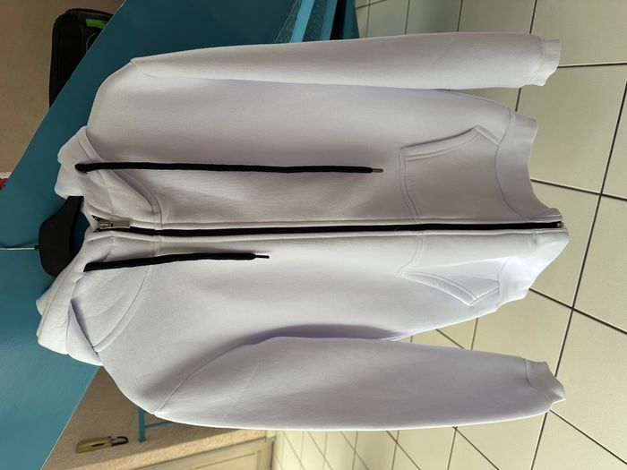 gilet à capuche blanc La Boutique Officielle taille 34 NEUF - photo numéro 2
