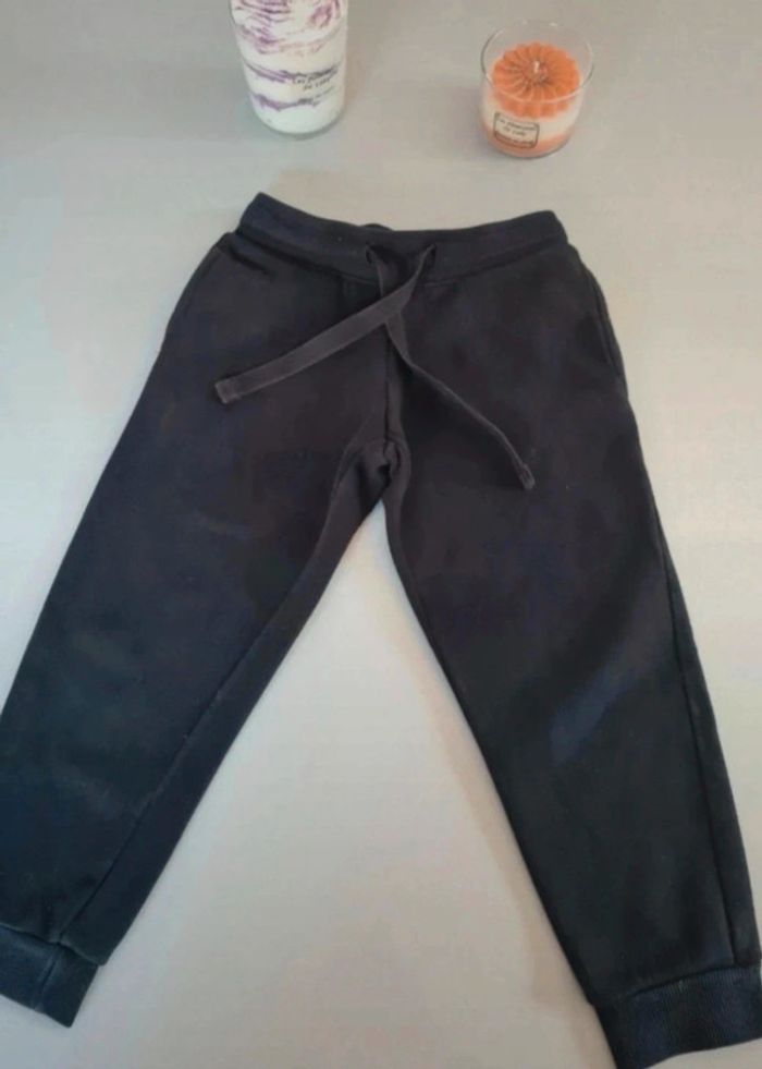 Jogging noir 4/6 ans