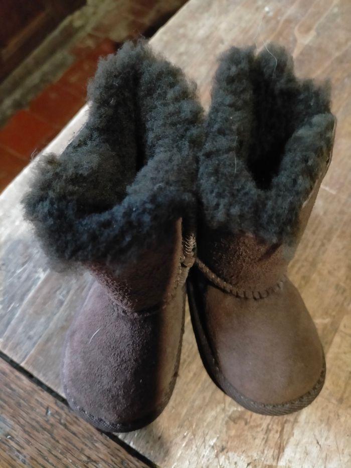 Ravissantes UGG neuves pt 18/19