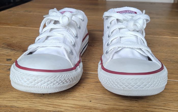 Baskets CONVERSE taille 34 - photo numéro 2