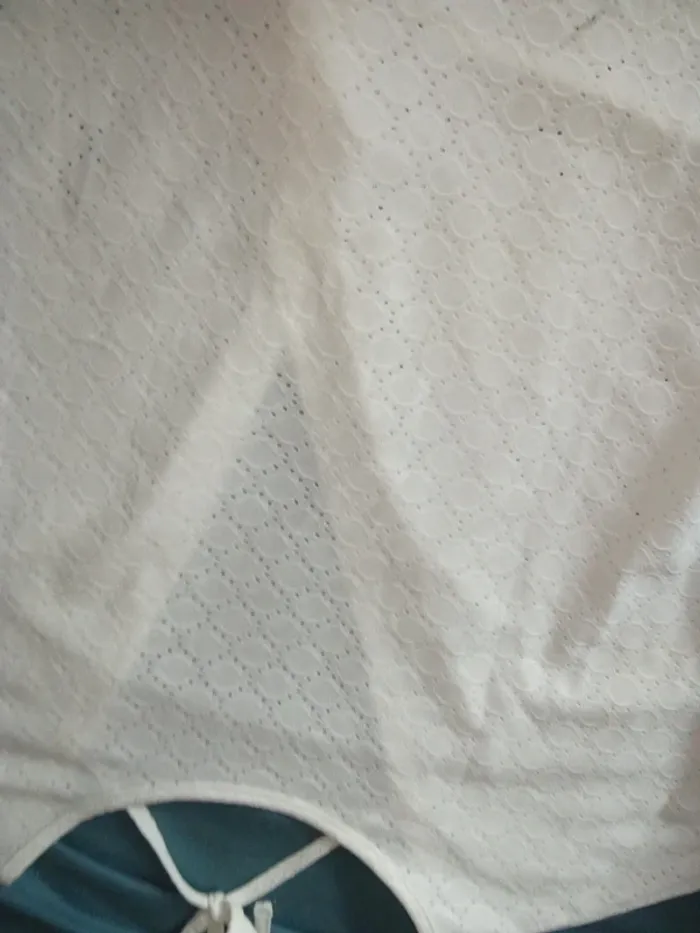 Tshirt transparent blanc - ouvert au dos - Taille S - Shein - Légère tache jaune - photo numéro 2