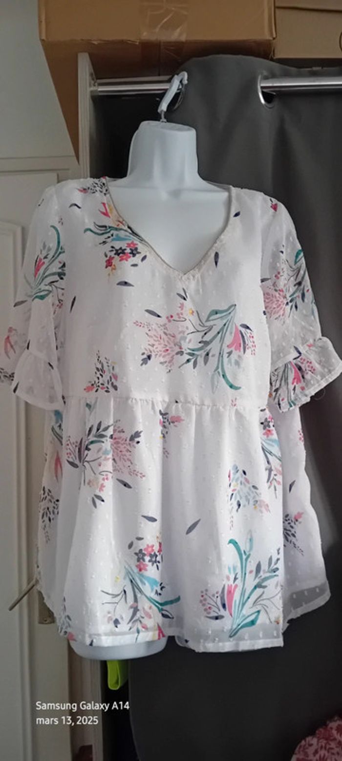 Blouse en voile col V motif floral avec pois blanche femme 42 blanche porte - photo numéro 6