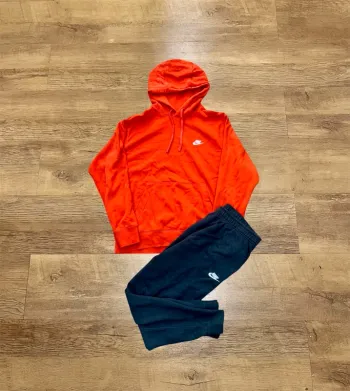 Ensemble Nike orange et noir taille XL