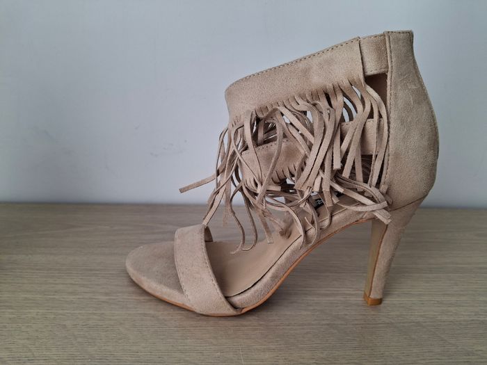 Talons à franges 38 - photo numéro 2