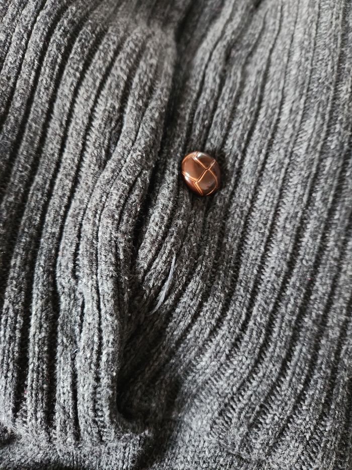 Pull long Only gris foncé – taille L – col asymétrique – très bon état - photo numéro 4