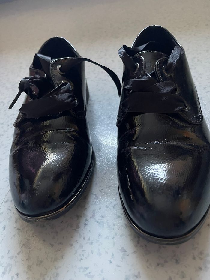 mocassin noir verni à lacets Fille pointure 33 - photo numéro 4