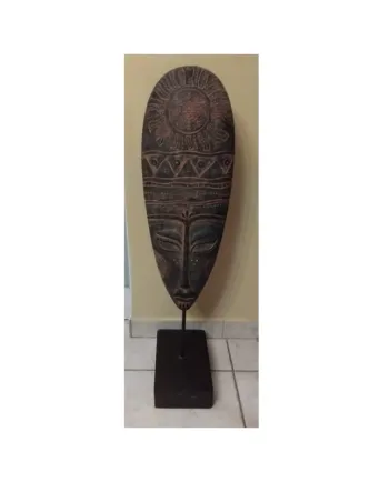 Masque ethnique monté sur un socle