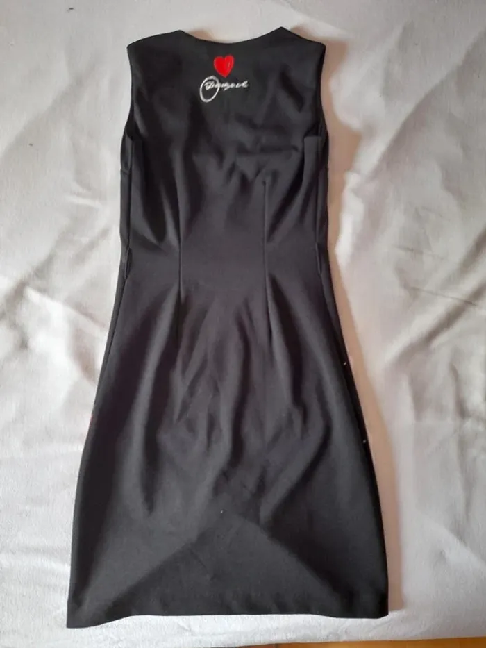 Magnifique Robe Desigual Noire Fleurie - NEUVE avec Étiquette - Taille S - photo numéro 10