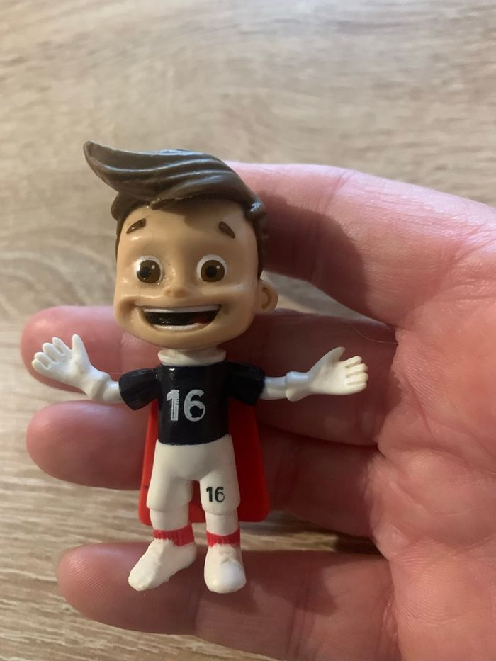 Figurine Victor la mascotte euro 2016 - photo numéro 3