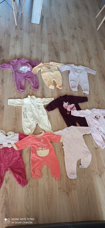 9 pyjamas 6 mois