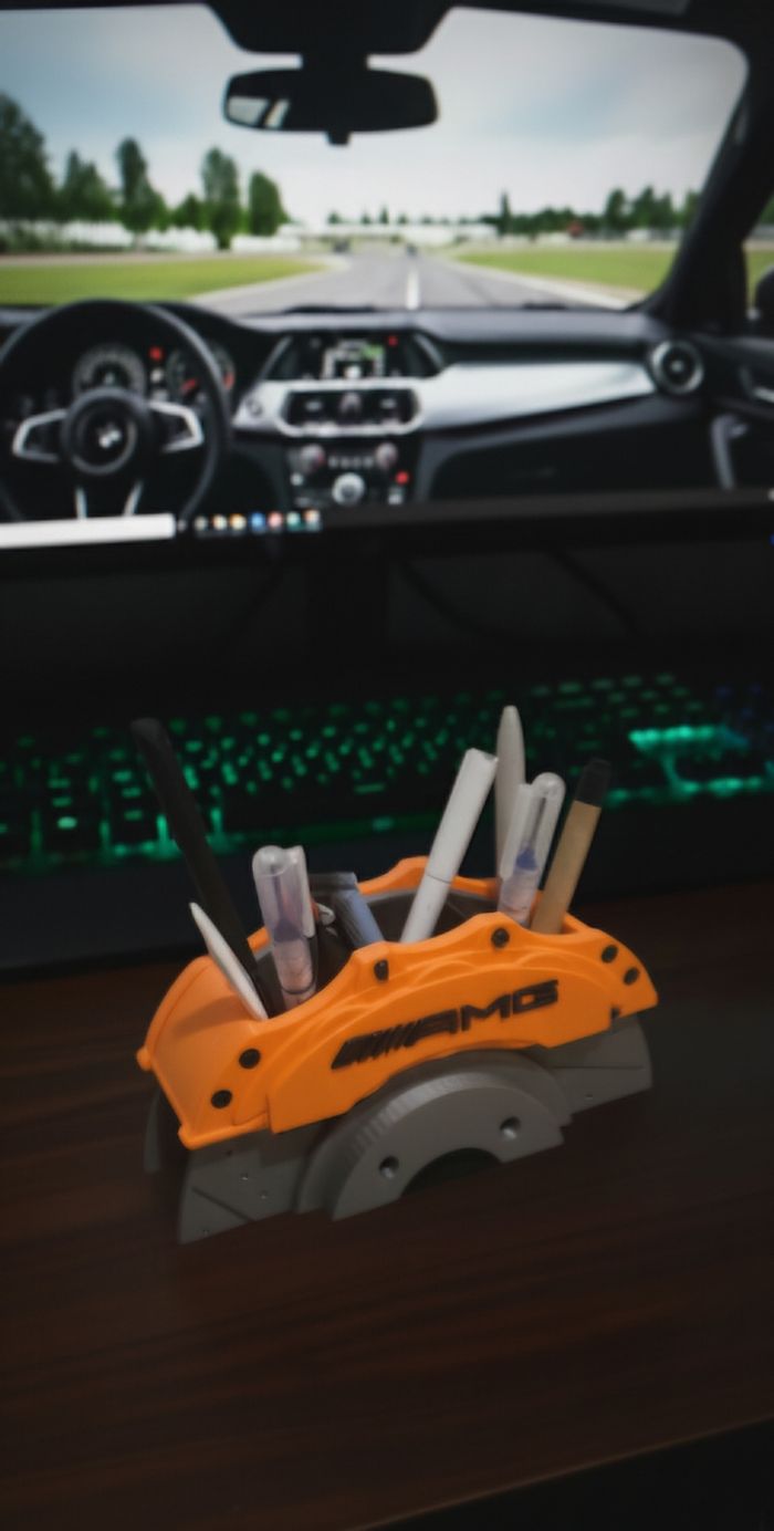 organisateur bureau étrier frein Mercedes AMG