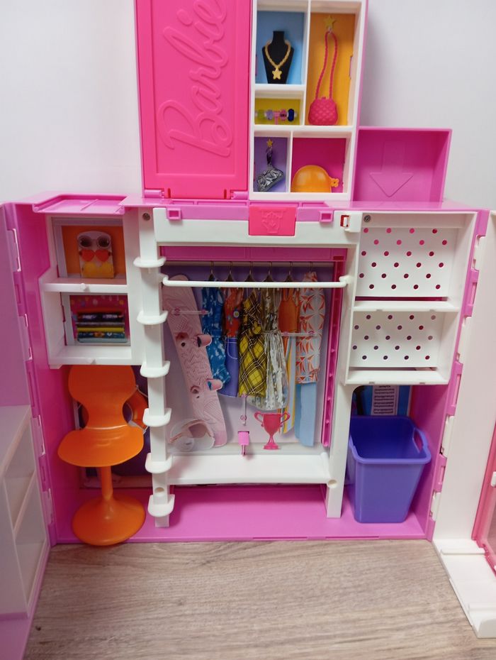 Lot barbie dressing - photo numéro 8
