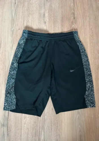 Short Nike taille XS