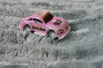 Voiture rose