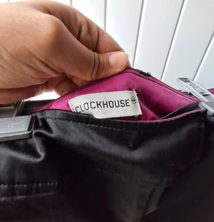 Short t42 - photo numéro 2