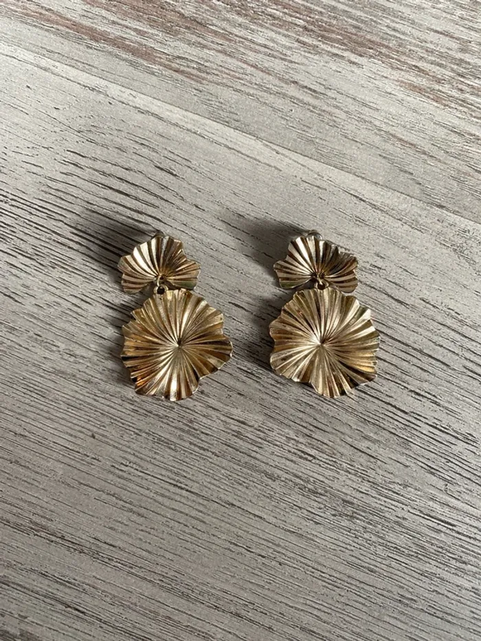Boucles d’oreilles dorées