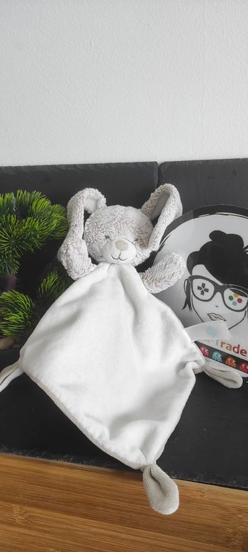 Doudou lapin tex baby beige blanc Gris Marron Mouchoir Nicotoy Carrefour Plat