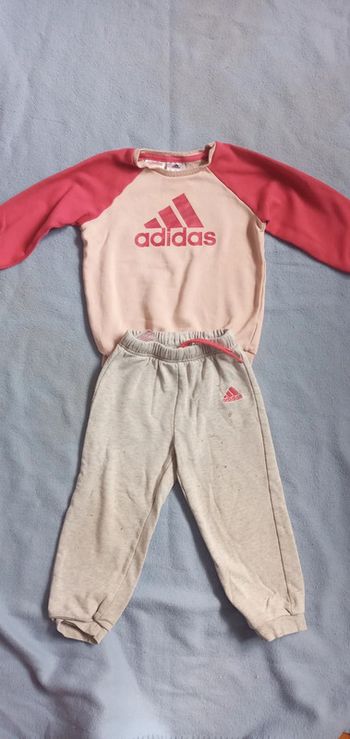 Ensemble Adidas taille 2/3 ans