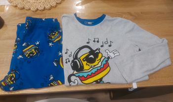 Pyjama 12-13ans primark motif Burger musique