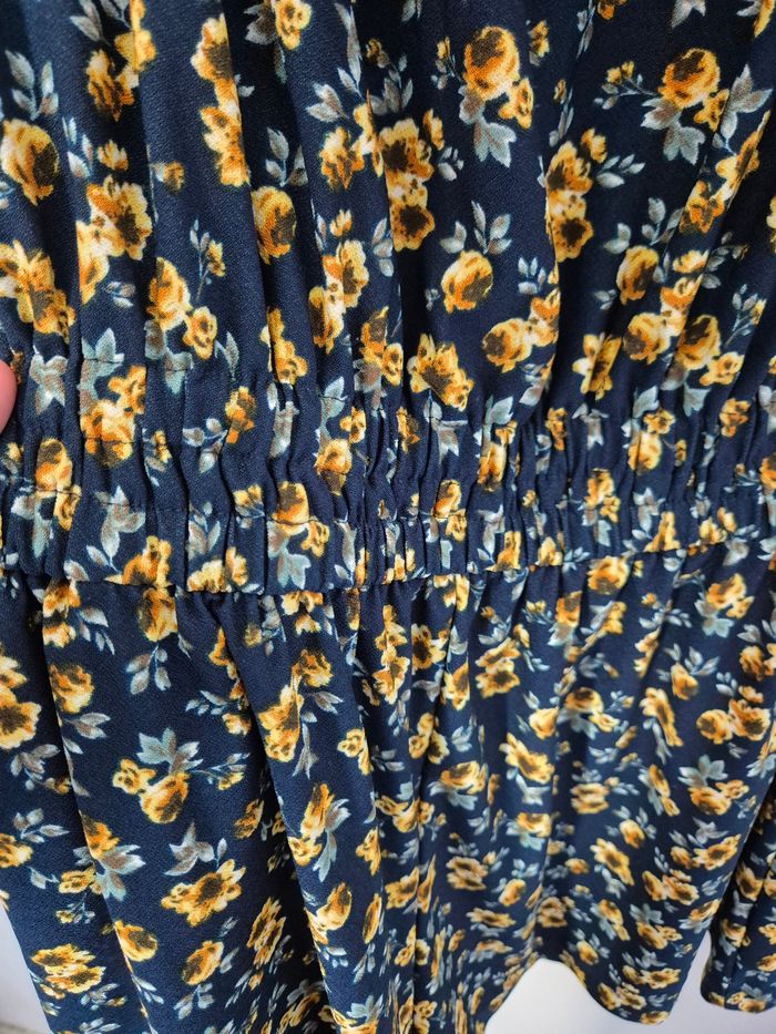 Magnifique robe fleurie taille 36 - photo numéro 3