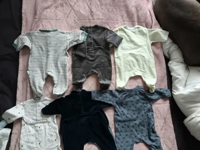 Lot de 12 vêtements + 4 paires de chaussettes 1 mois - photo numéro 15