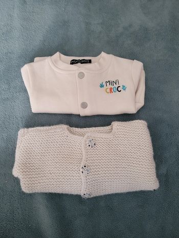2 gilets pour bébé
