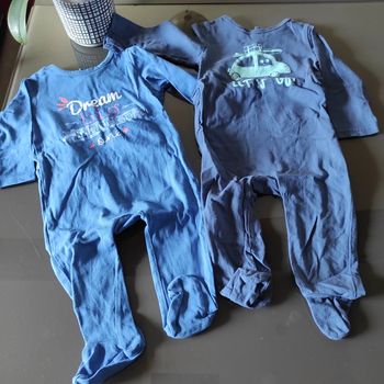 Lot 2 pyjamas fins 9 mois