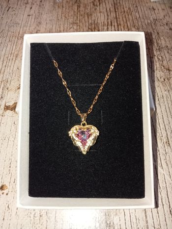 Collier et pendentif en forme de coeur avec pierre rose et strass