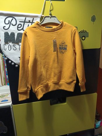 Sweat in extenso étiqueté 4 ans