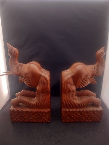 Paire de serre livres éléphants en bois 