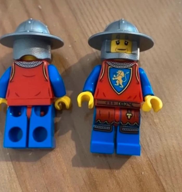 Lego 1 minifigurine castle Lion Knight - Male, Flat Silver Broad Brim Helmet