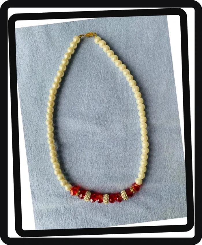 Très joli collier fantaisie perles blanches et rouges - photo numéro 3