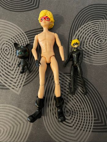 Lot poupée et figurine Miraculous